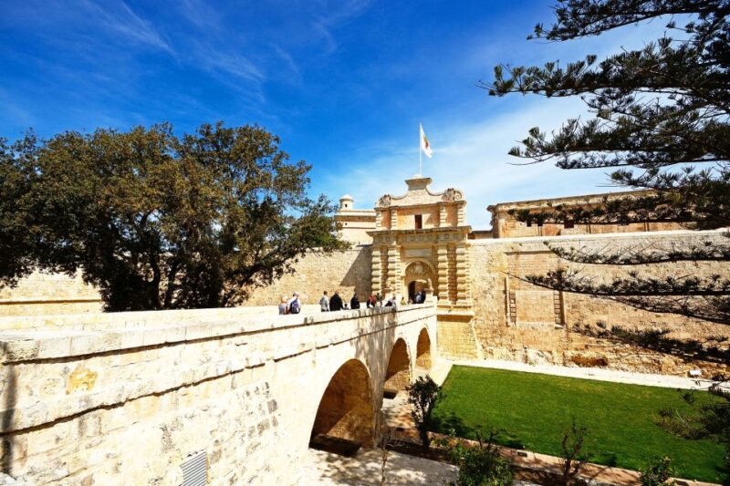 Valletta: Maltas Noble Homes and Palaces Private Tour - Customization and Additional Information