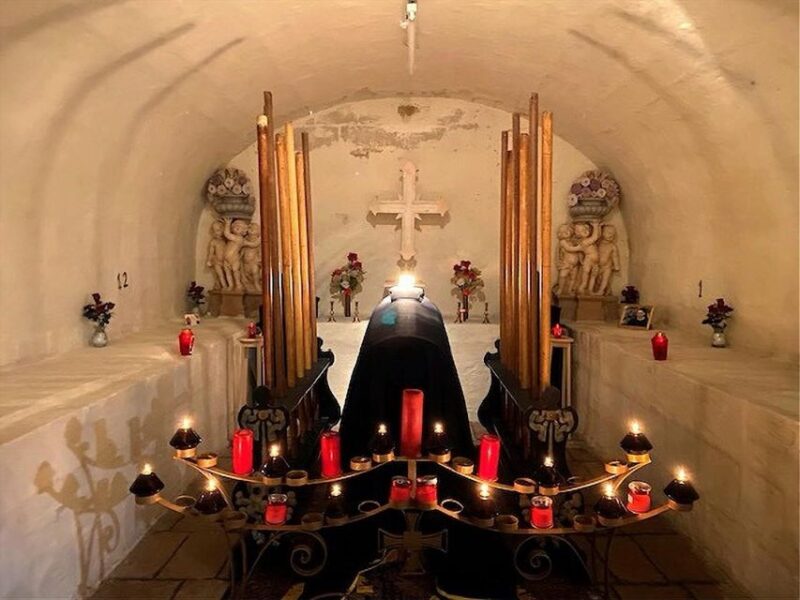 Valletta: Monastery and Secret Garden in Heart of the City. - Discovering the Crypt
