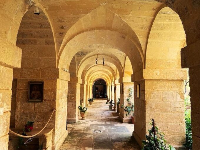 Valletta: Monastery and Secret Garden in Heart of the City. - Location and Accessibility
