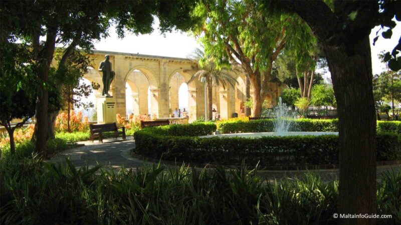 Valletta: Private Insider Walking Tour With Licensed Guide - Key Points