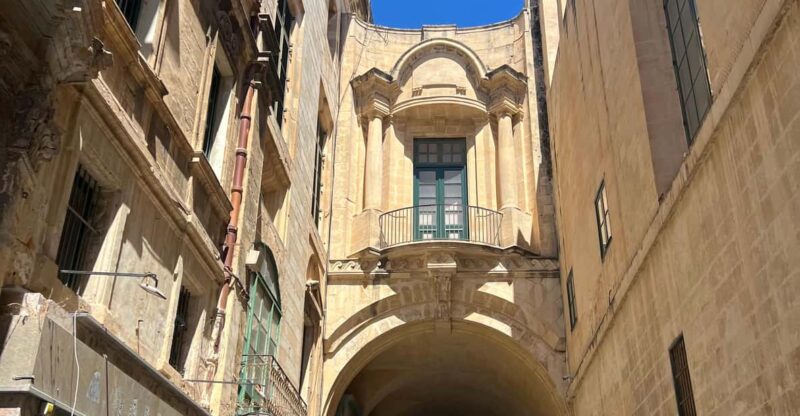 Valletta Walking Tour With Food Tasting - Experience Highlights