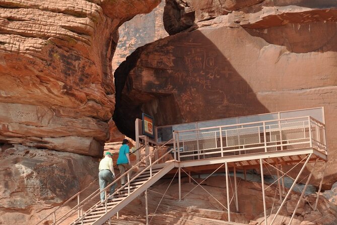 Valley of Fire Scenic VIP Small Group Tour From Las Vegas - Exploring the Valley of Fire