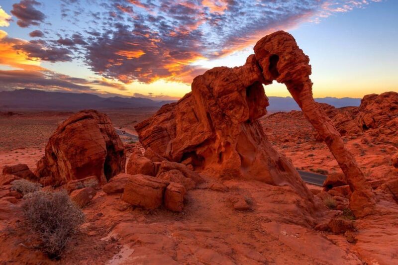 Valley of Fire VIP Small Group Tour From Las Vegas - Natural and Historical Attractions