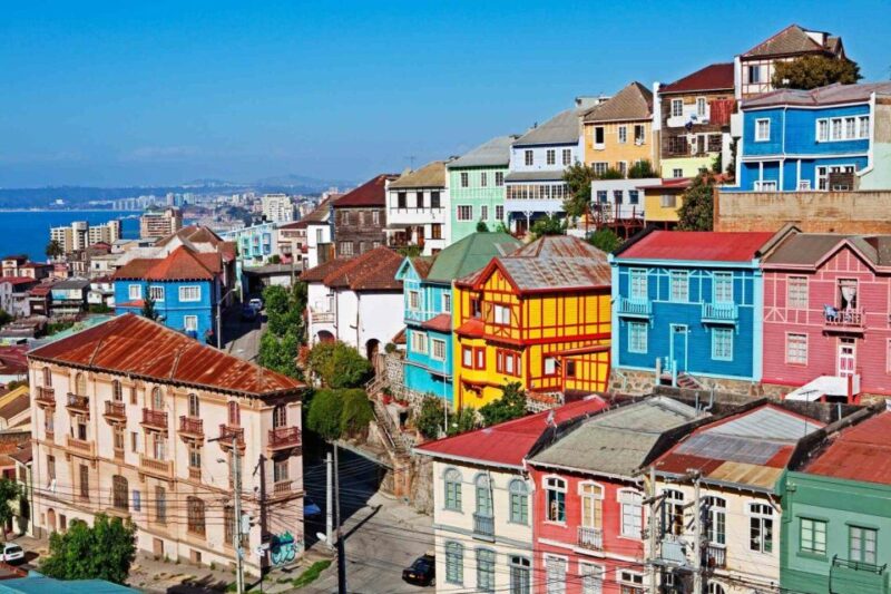 Valparaiso: Guided Walking Tour With Ascensor Rides - Guided Experience
