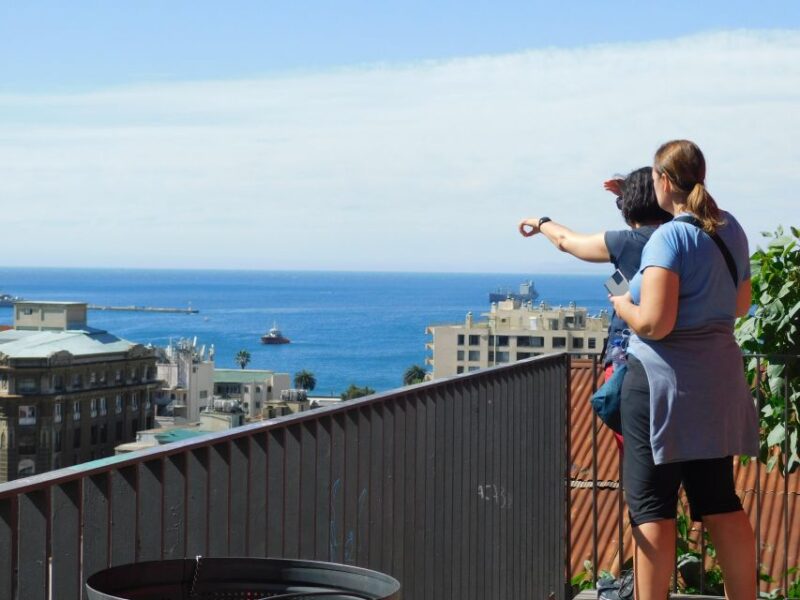 Valparaíso on Foot and Color: Discover Its Hidden Treasures - Experience and Itinerary