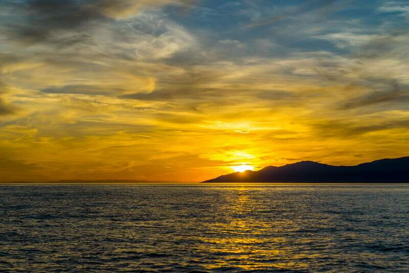 Vancouver: Bowen Island Boat Cruise with Dinner - The Sum Up