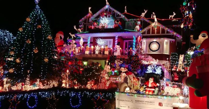 Vancouver: Christmas Tour With Light Festival Entrance - Van Dusen Botanical Garden