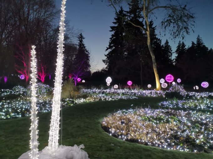 Vancouver: Christmas Tour With Light Festival Entrance - Booking Information