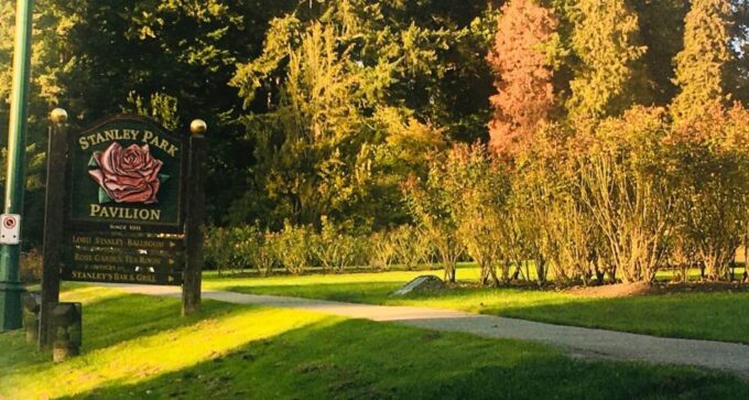 Vancouver City Grand Sightseeing Tour - Language Options