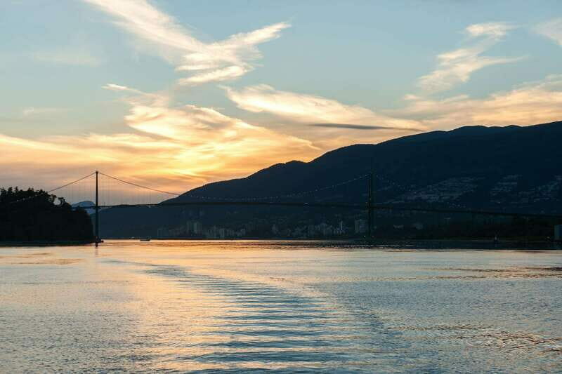 Vancouver: Evening Cruise with Dinner Buffet - The Sum Up