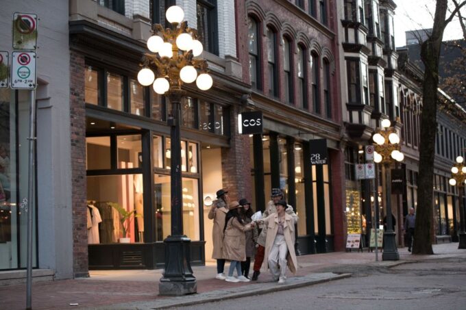 Vancouver: Explore Gastown With an Outdoor Murder Mystery - Engaging in Real-Life Detective Challenges