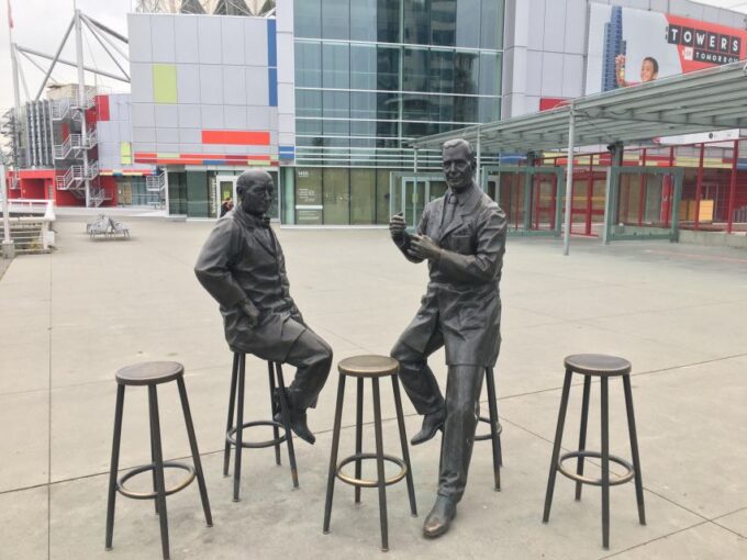 Vancouver Family Tour for History Geeks Private - Guided Tours