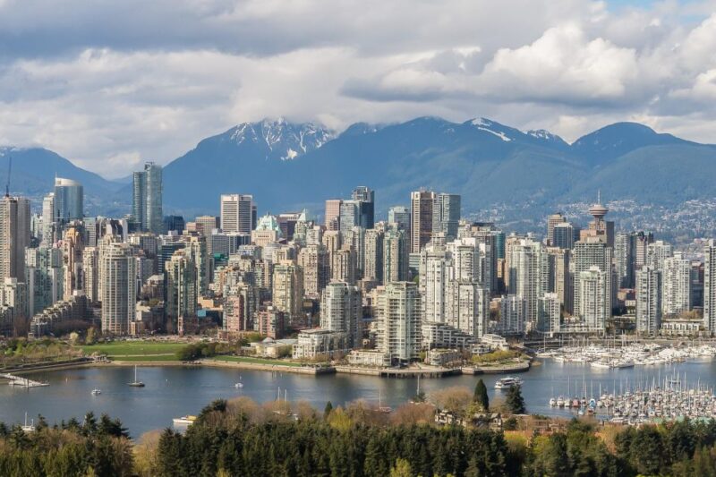 Vancouver: Guided City Highlights Tour - Food and Drinks