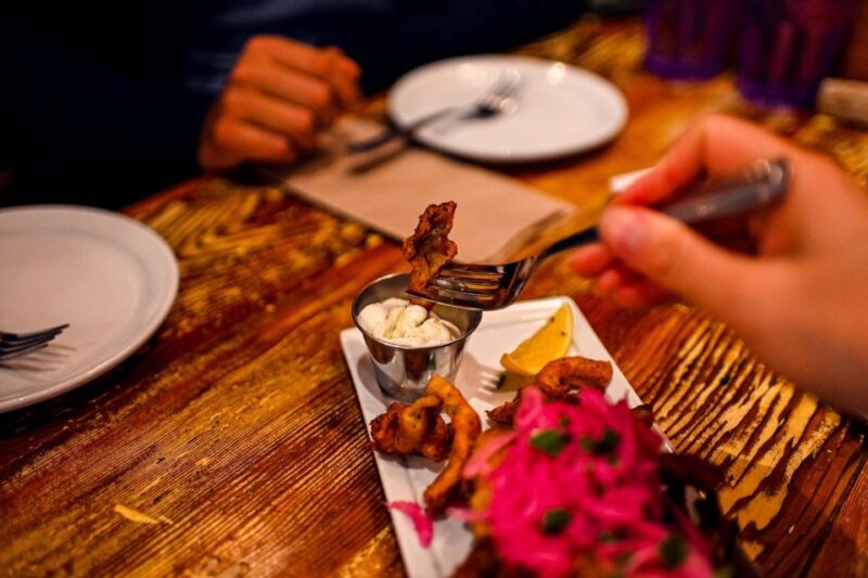 Vancouver: Guided Food and City History Tour - Experience Highlights