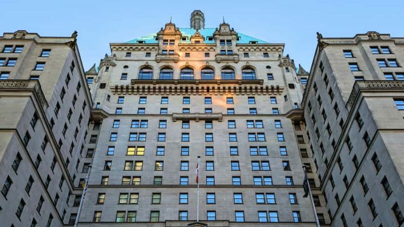 Vancouver: Holiday History and Hot Chocolate Tour - Vancouver: Holiday History and Hot Chocolate Tour