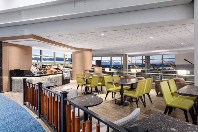 Vancouver International Airport (YVR): Premium Lounge Entry - Customer Feedback