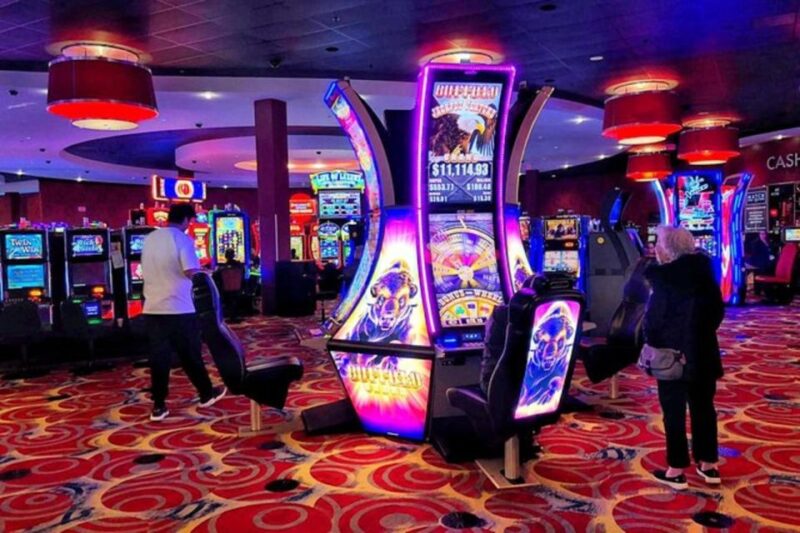 Vancouver Night Life and Casino Private Tour - Itinerary and Activities
