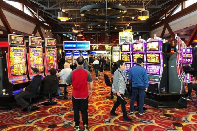 Vancouver Night Life and Casino Private Tour - Explore Vibrant Neighborhoods