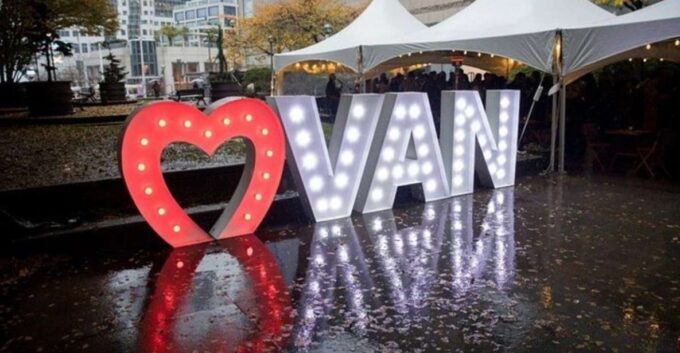 Vancouver Romantic Couple Luxury Tour Private - Tour Specialization