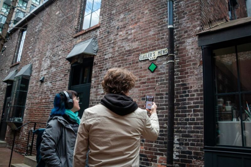 Vancouver: Self-Guided Smartphone Walking Tour of Gastown - Experience Highlights