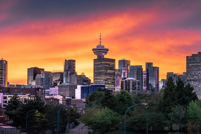 Vancouver Small Group Night Tour W/Capilano + Grouse Mtn Dinner - Stanley Park Highlights