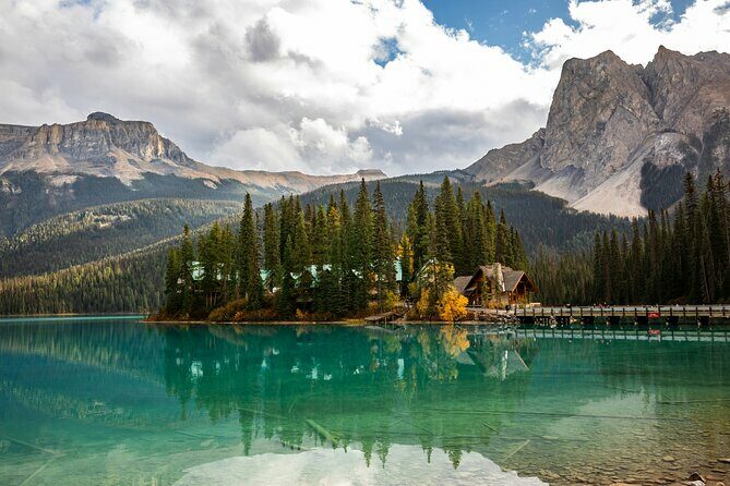Vancouver to Emerald Lake Road Bus Trip 3 Days - An In-Depth Look at the Tour Experience