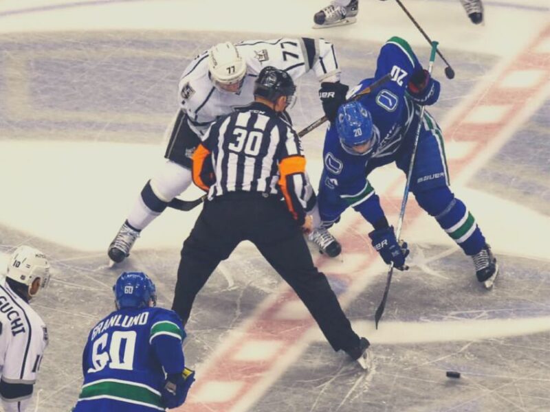 Vancouver: Vancouver Canucks Ice Hockey Game Ticket - Game Atmosphere and Activities