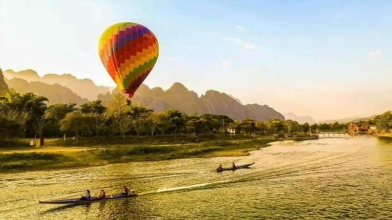 Vang vieng: Longtail boat&Hot Air Balloon&hotel pick-up - Key Points