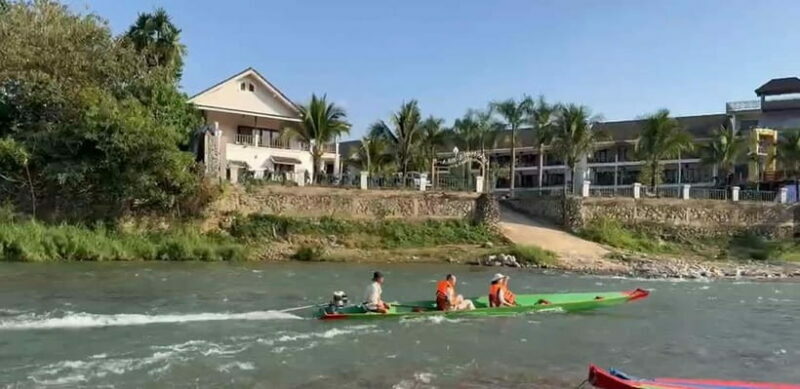 Vang vieng: Longtail boat&Hot Air Balloon&hotel pick-up - Analyzing the Value