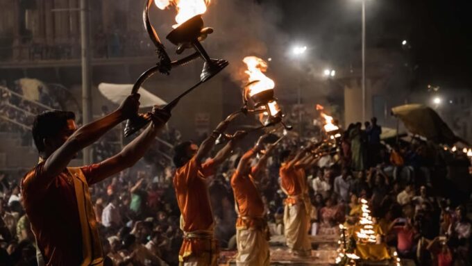 Varanasi: 2-Day Private Tour With Accommodation - Important Information