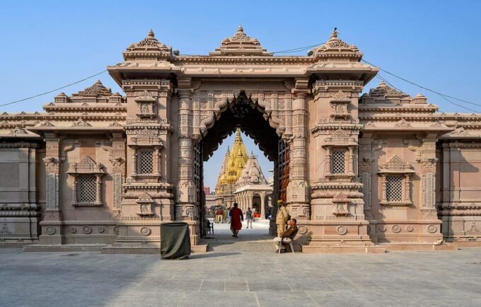 Varanasi Cultural & Historical City Tour With Ganges Cruise - Important Information