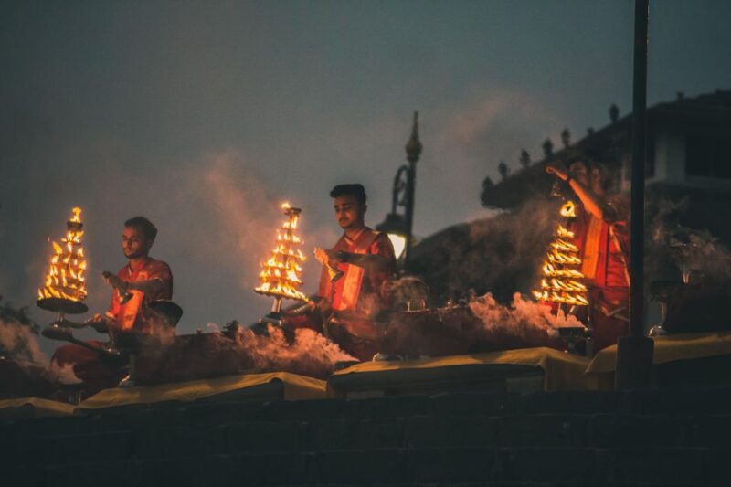 Varanasi: Dasaswamedh Ghat - Ganga Arti - Kashi Vishwanath - Itinerary Highlights