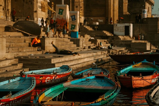 Varanasi Landmark Evening City Tour - Aarti, Boating & Witnessing the GOD - Meeting Point