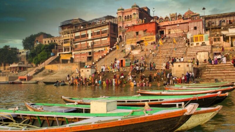 Varanasi: Night Boat Ride, Aarti Ceremony and Dinner - Itinerary