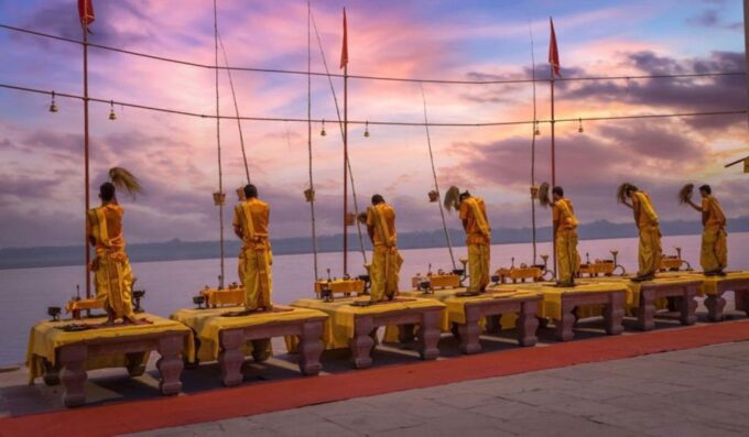Varanasi: Private Highlights Day Trip With Ganges Cruise - Visit to Kashi Vishwanath Temple