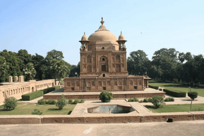 Varanasi: Private Prayagraj Full Day Tour - Sangam: Confluence of Rivers
