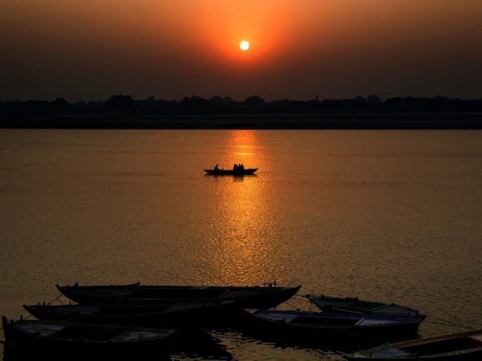 Varanasi Sunrise Boat Tour - Exploring Shri Kashi Vishwanath Temple