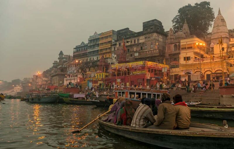 Varanasi Sunset Tour with Ganga Aarti & Free Boat Ride - Key Points