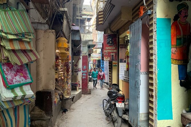 Varanasi Unveiled: An Introductory Walk - Experiencing Life Along the Ganges