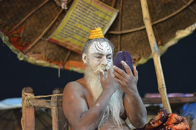 Varanasi:Sunrise Tour With Ganga Aarti,Akhada Visit,Ancient Stepwell & Breakfast - Witnessing the Ganga Aarti