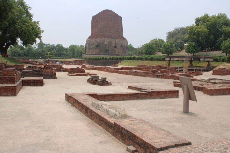 Varansi: Day Tour to Sarnath With Boating and Ganga Aarti - Itinerary Highlights