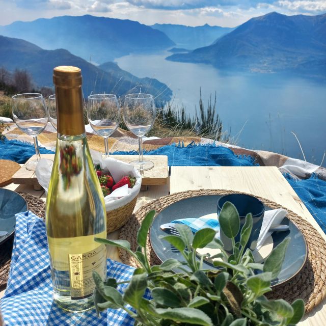 Varenna: Picnic Experience in the Italian Alps - The Picnic Baskets Contents