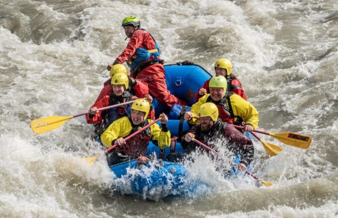 Varmahlíð: East Glacial River Whitewater Rafting - Safety Considerations