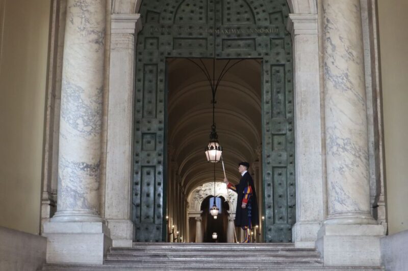 Vatican: St. Peters Basilica Access & Early Bird Dome Tour - Meeting Point and Arrival Tips