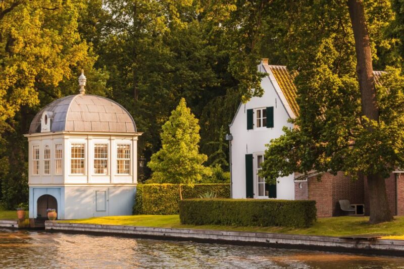 Vecht River: Private Tour Sightseeing Cruise With Diner - Key Points