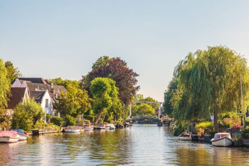 Vecht River: Private Tour Sightseeing Cruise With Diner - Inclusions and Exclusions