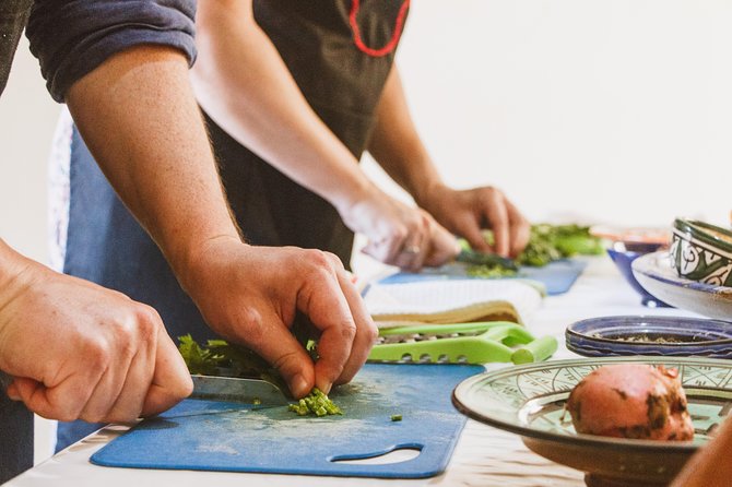 Vegetarian and Vegan Cooking Class - Class Size and Logistics