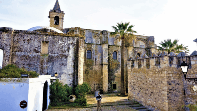 Vejer De La Frontera: White Pearl of Andalusia Audio Tour - Cannons and Historical Conflicts