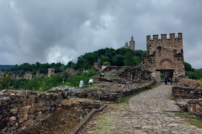 Veliko Tarnovo and Arbanasi Day Tour From Sofia With Pickup - Meeting and Pickup