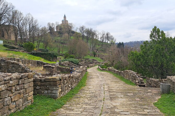 Veliko Tarnovo and Arbanasi Day Tour From Sofia With Pickup - Highlights From Reviews
